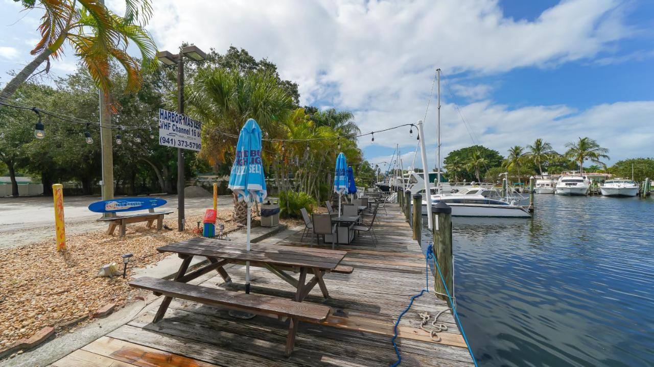 Waterfront Room, Heated Pool, Tiki Bar & Grill Sarasota Exteriör bild