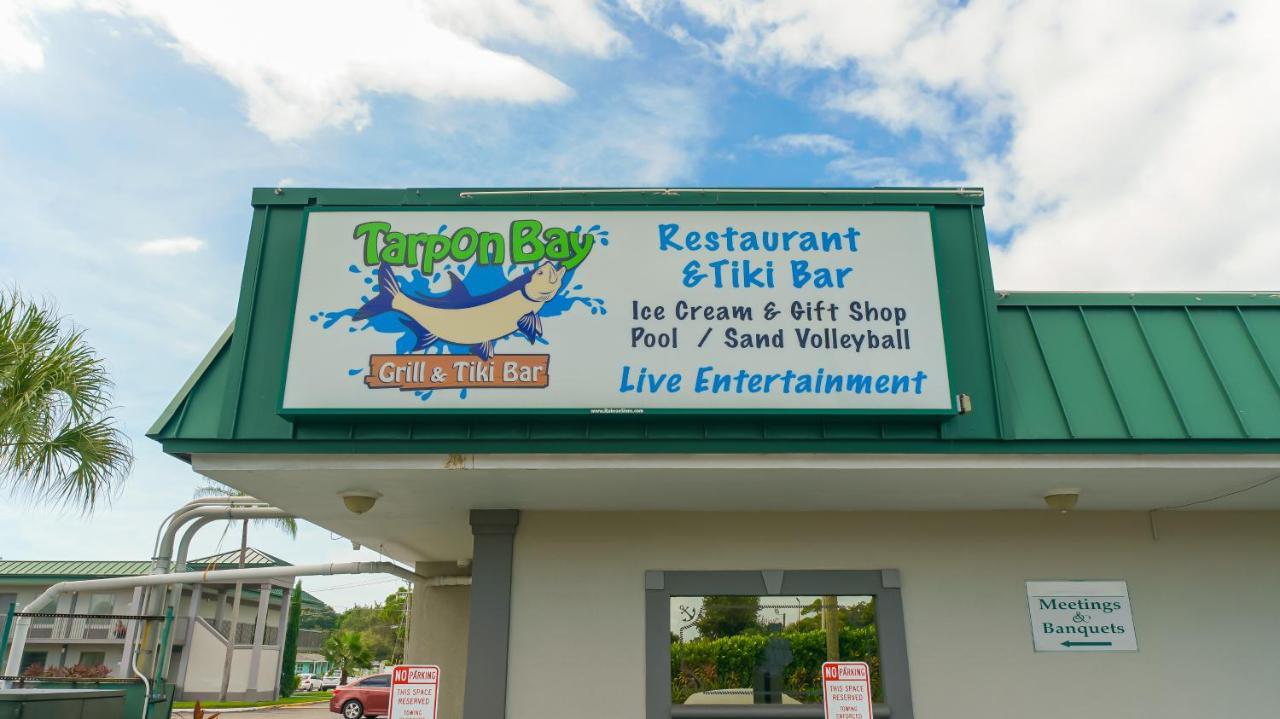 Waterfront Room, Heated Pool, Tiki Bar & Grill Sarasota Exteriör bild