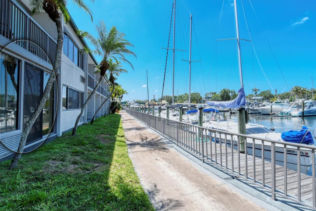 Waterfront Room, Heated Pool, Tiki Bar & Grill Sarasota Exteriör bild